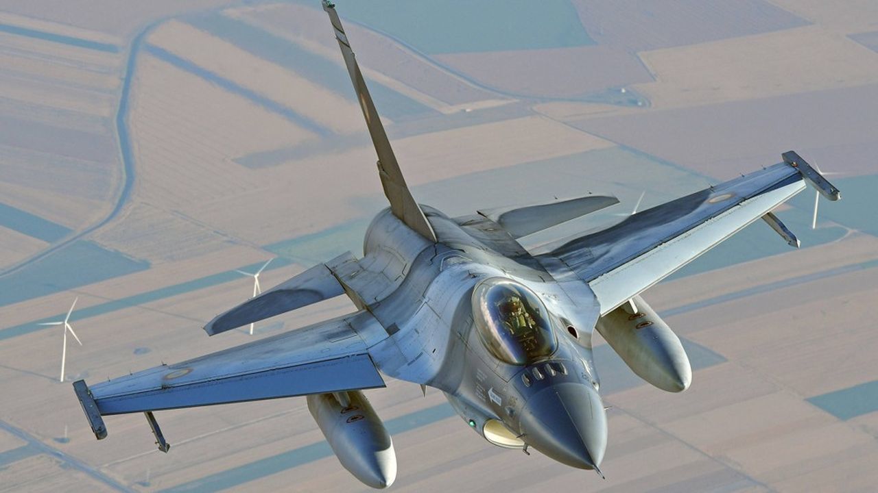 F-16  :      