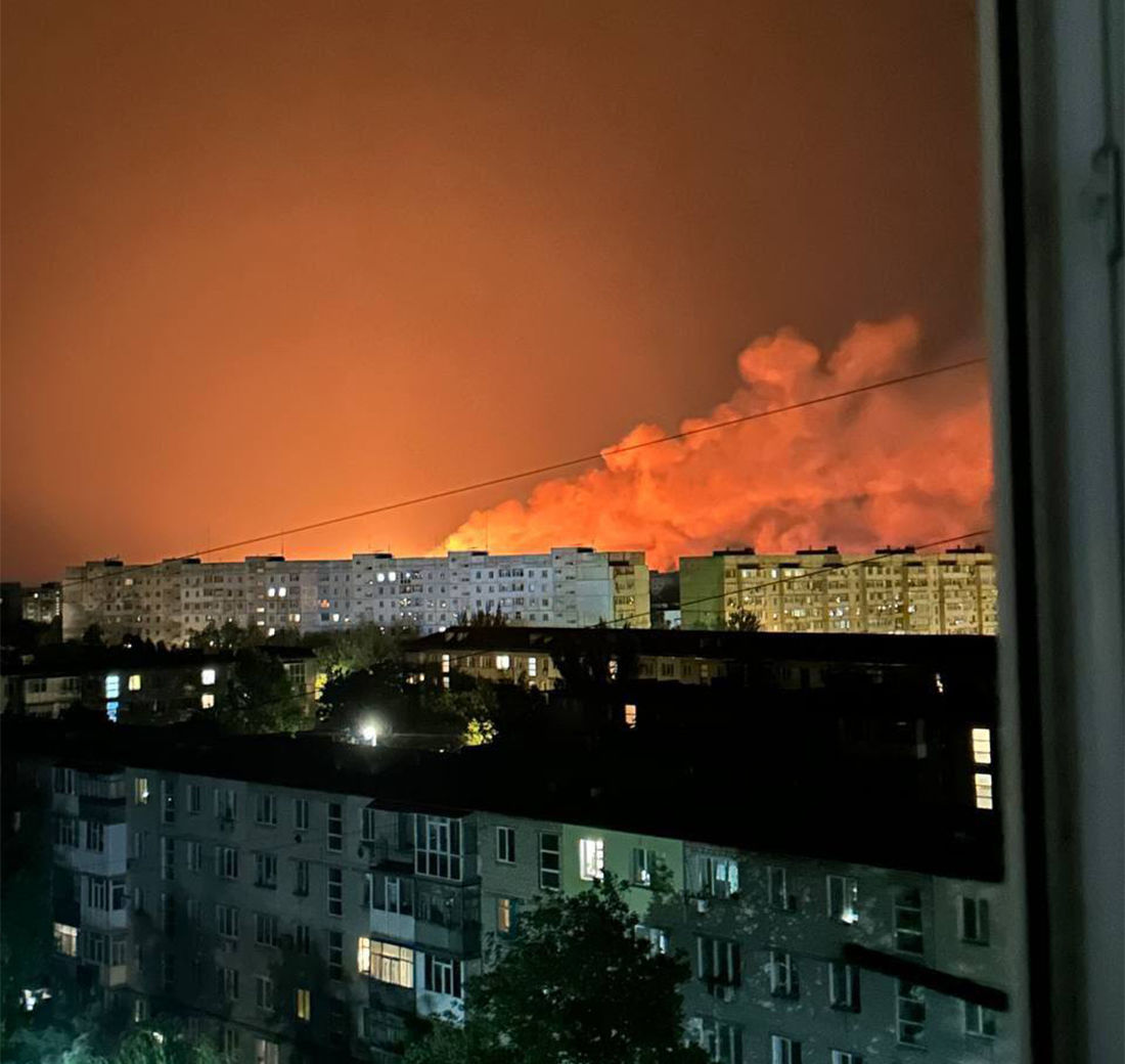 Ночная "бавовна" в Бердянске: армия РФ подняла в небо вертолеты и эвакуирует технику