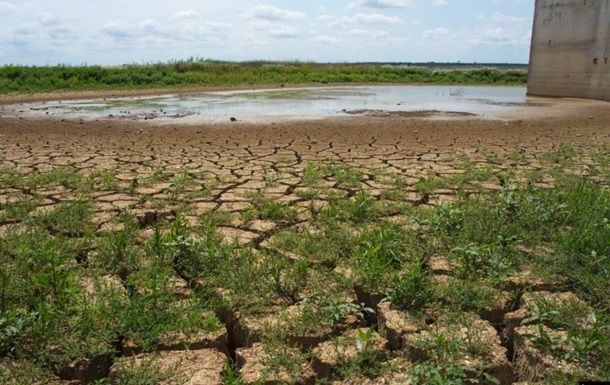 Водная катастрофа в Крыму разрастается: на полуострове увеличилось число "мертвых" водохранилищ