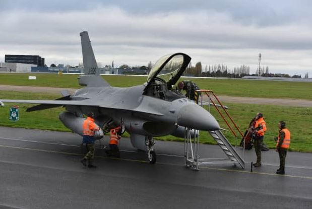 Нідерланди зробили новий важливий крок для передачі Україні винищувачів F-16