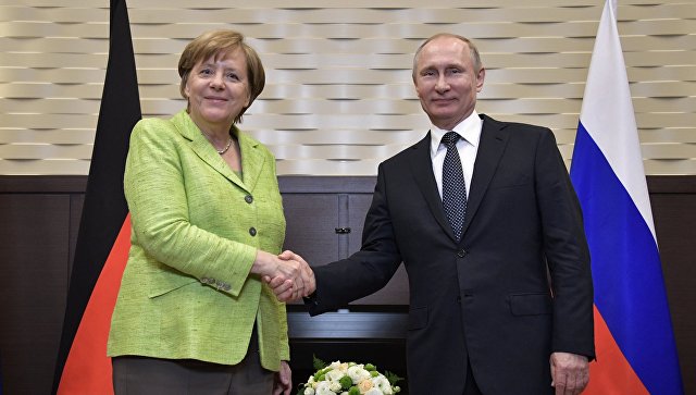 "Меркель vs Путин: любой федеральный канцлер Германии независимо от фамилии будет стремиться к диалогу с Россией. Но в Сочи Ангела выполняла роль ангела-хранителя Украины от русского медведя", - Цимбалюк