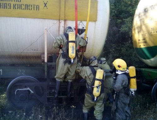 В Запорожье едва не случилась экологическая катастрофа из-за соляной кислоты, вытекавшей из цистерны на железнодорожной станции