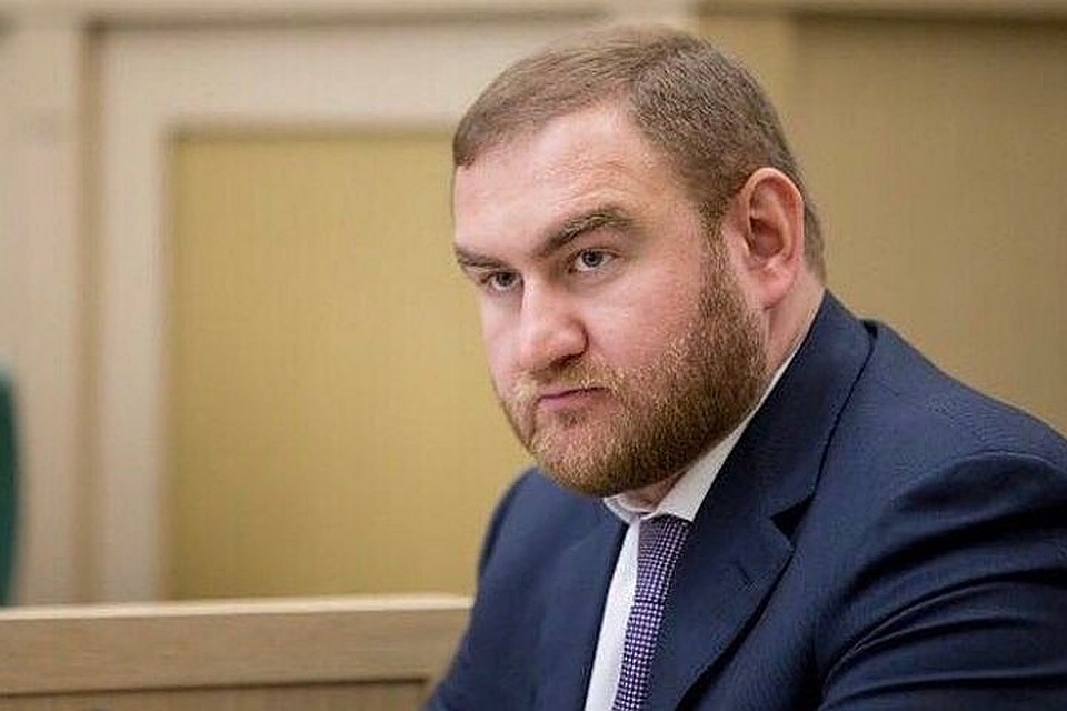 Россиян возмутил Арашуков, потребовавший переводчика на русский язык: "Язык убийц и воров при власти интернационален"