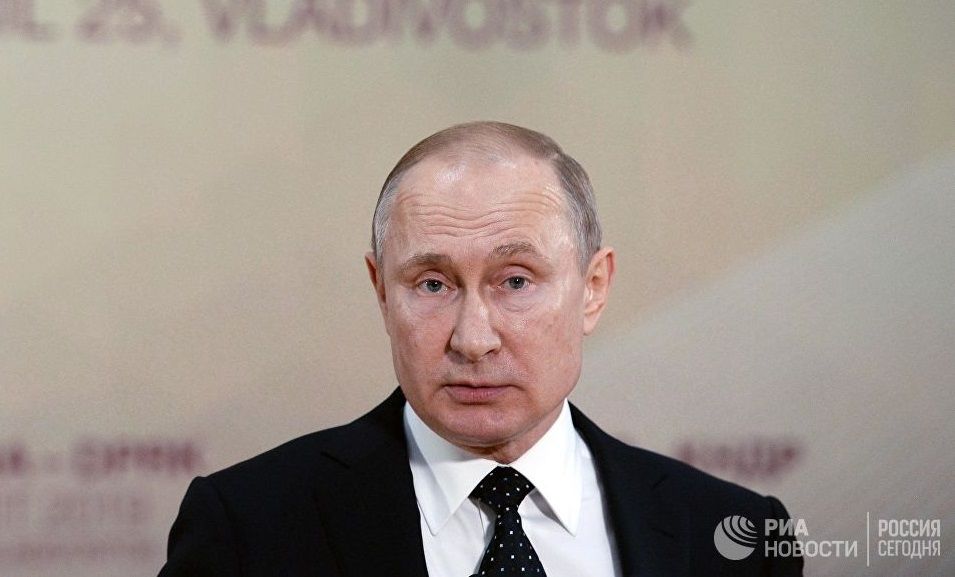 Путін готовий втрутитися у вибори президента США за допомогою своєї "улюбленої зброї" – FT