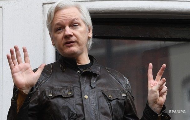 Основатель Wikileaks Ассанж "согласился на сделку" и вышел из тюрьмы: стало известно, куда он направился