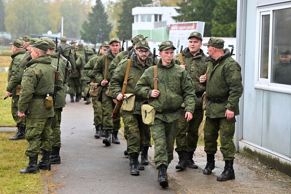 Двое жителей Чукотки переплыли на лодке Берингов пролив, спасаясь от мобилизации в РФ