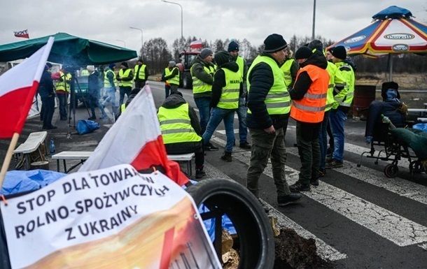 Протесты на границе Польши и Украины: фермеры решили пропускать грузовые машины, но установили "ценз"