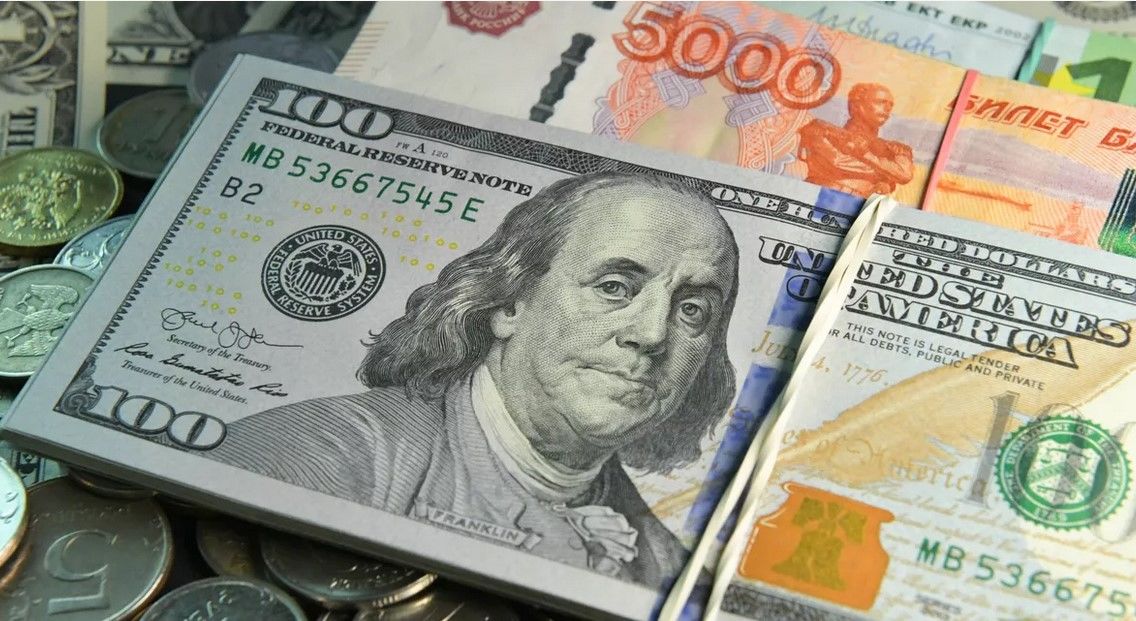Долар як Міжнародна Валюта: Огляд Позицій та Тенденцій