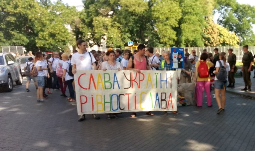 "Толерантность" в Одессе: радикалы и пророссийские активисты сорвали проведение ЛГБТ-парада, первые кадры с места событий