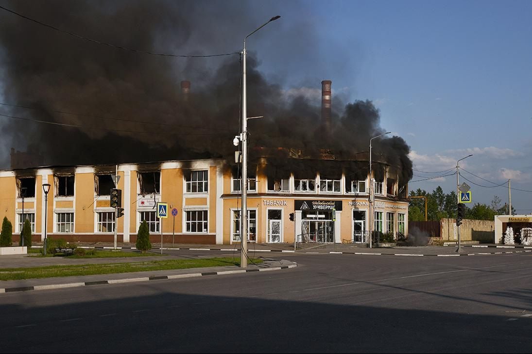 ​Когда "СВО" идет "по плану": жителям Белгородчины раздают огнетушители, потому что пожарные не приедут
