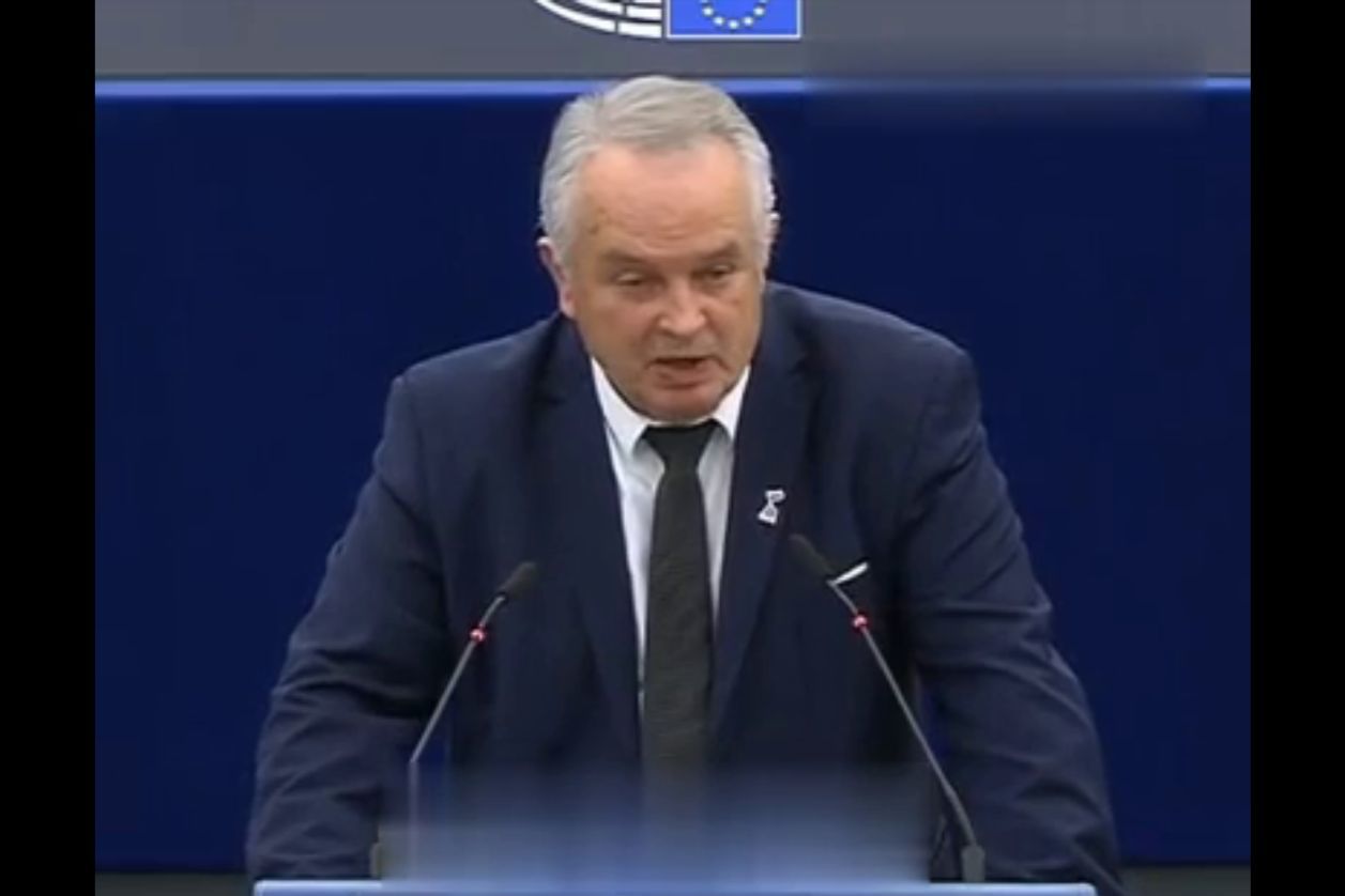 Евродепутат Словакии с трибуны ЕС пригрозил вместе с Путиным "сровнять с землей" Западную Европу