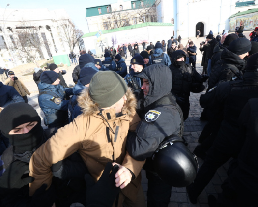 В Киеве на марше памяти жертв трансфобии произошли столкновения: есть задержанные