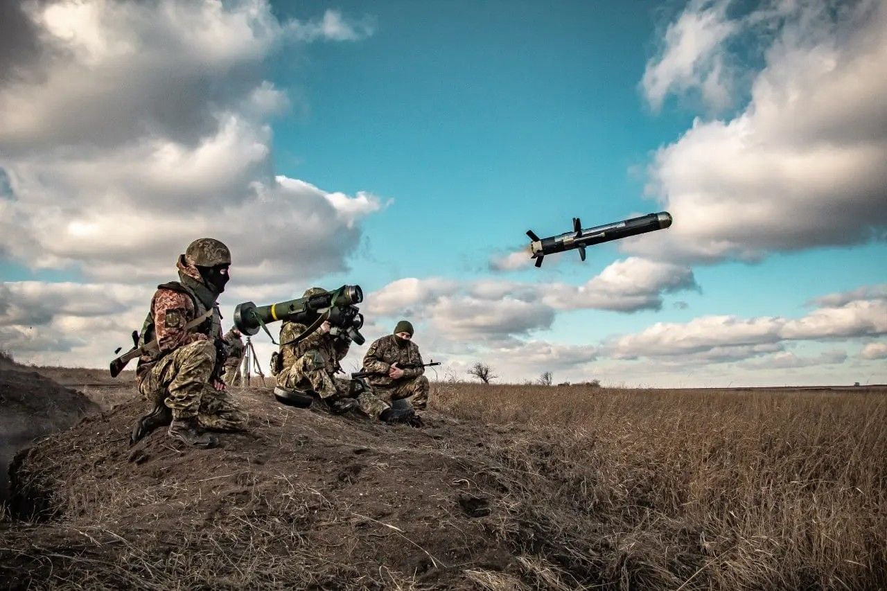 ​"Башни нет", – уникальный момент, как Javelin расправляется с российским Т-90М, попал на видео