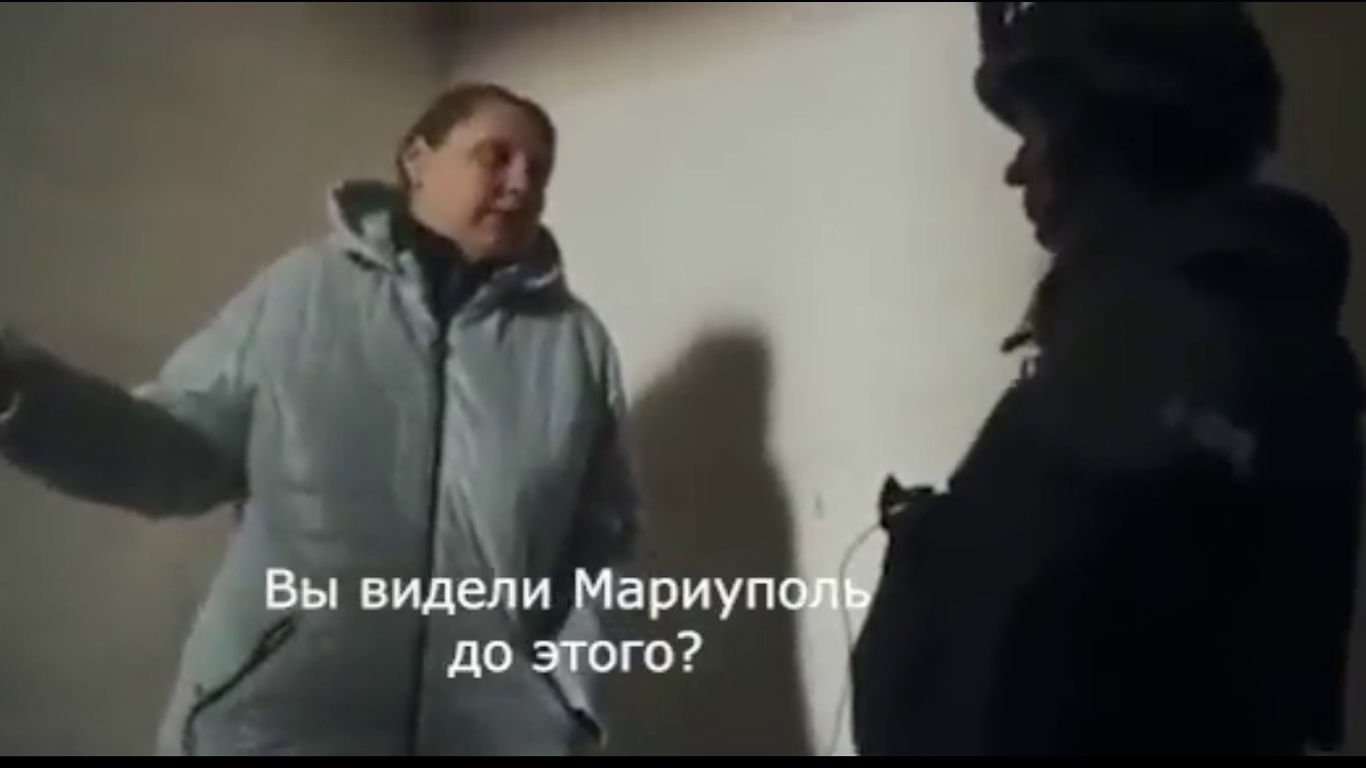 ​"А чьи пули были?" – жительница Мариуполя "наехала" на пропагандистов, рассказывая историю о больнице №4