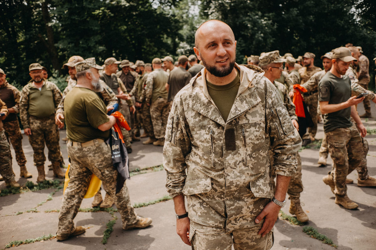 "Считаем это саботажем", - бойцы батальона "Рарог" призвали Зеленского не увольнять командира 24-й ОМБр Голишевского