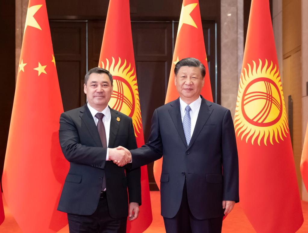 Китай і РФ знайшли новий спосіб нав'язати свою політику та думку Киргизстану