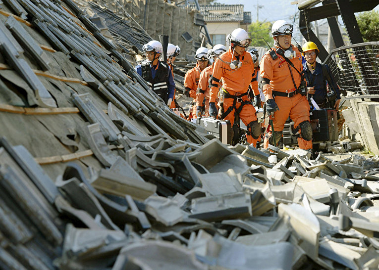 Ужасные последствия землетрясений в Японии: количество жертв продолжает расти