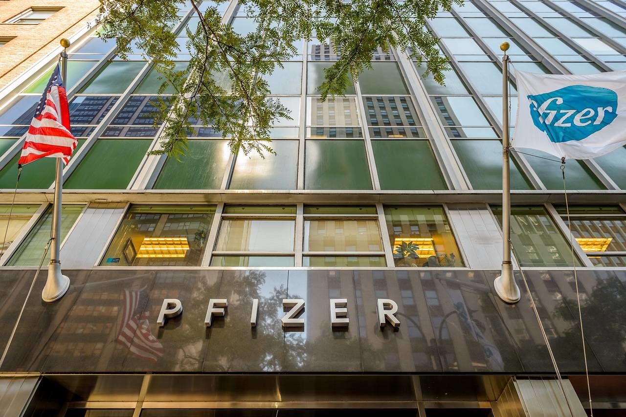 Скандал навколо вакцини Pfizer: прокурор штату Канзас подає до суду на фармацевтичну компанію
