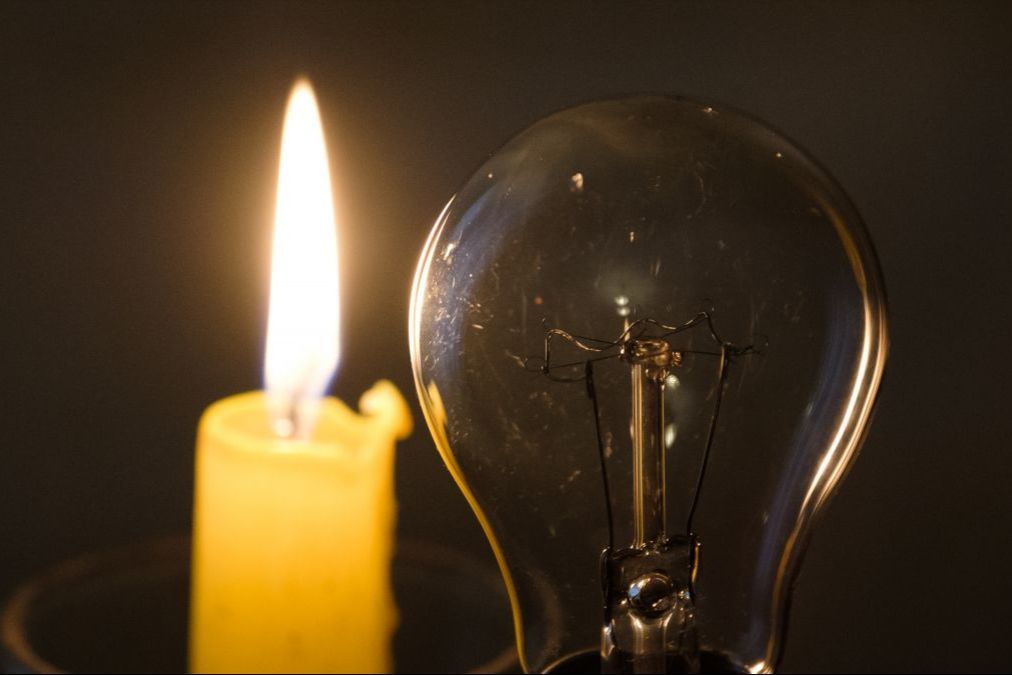 Волна аварийных отключений электричества по всей Украине: "Чрезвычайно сложная ситуация"