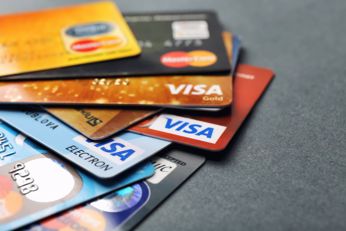 НБУ ограничит карточные транзакции между физлицами: сколько можно будет переводить в месяц 