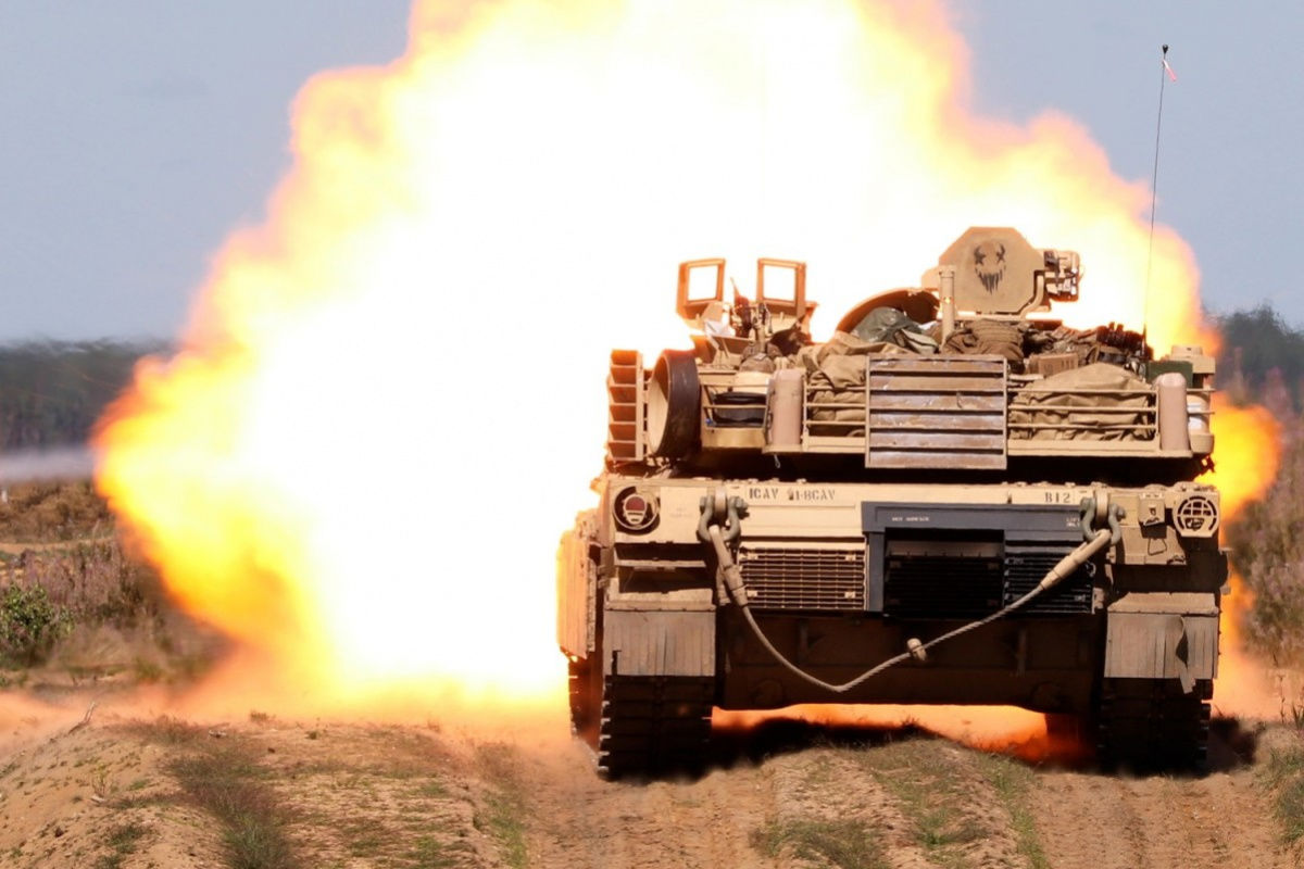 "Разбирают захватчиков на молекулы", - ВСУ впервые показали боевое применение танков Abrams