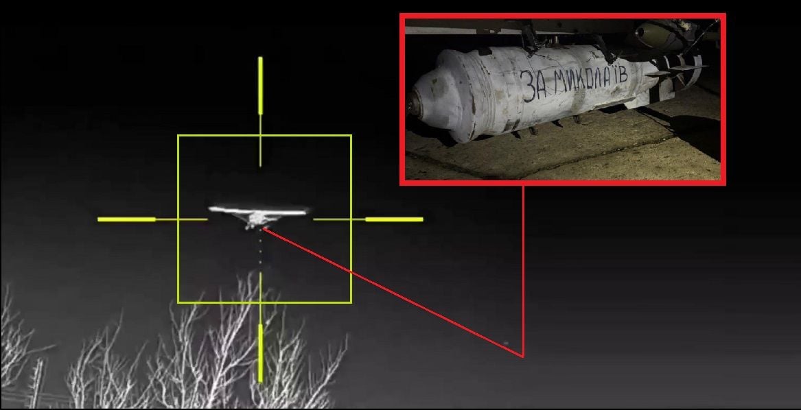 Беспилотный самолет ВСУ ночью сбросил на оккупантов мощную авиабомбу: появилось видео