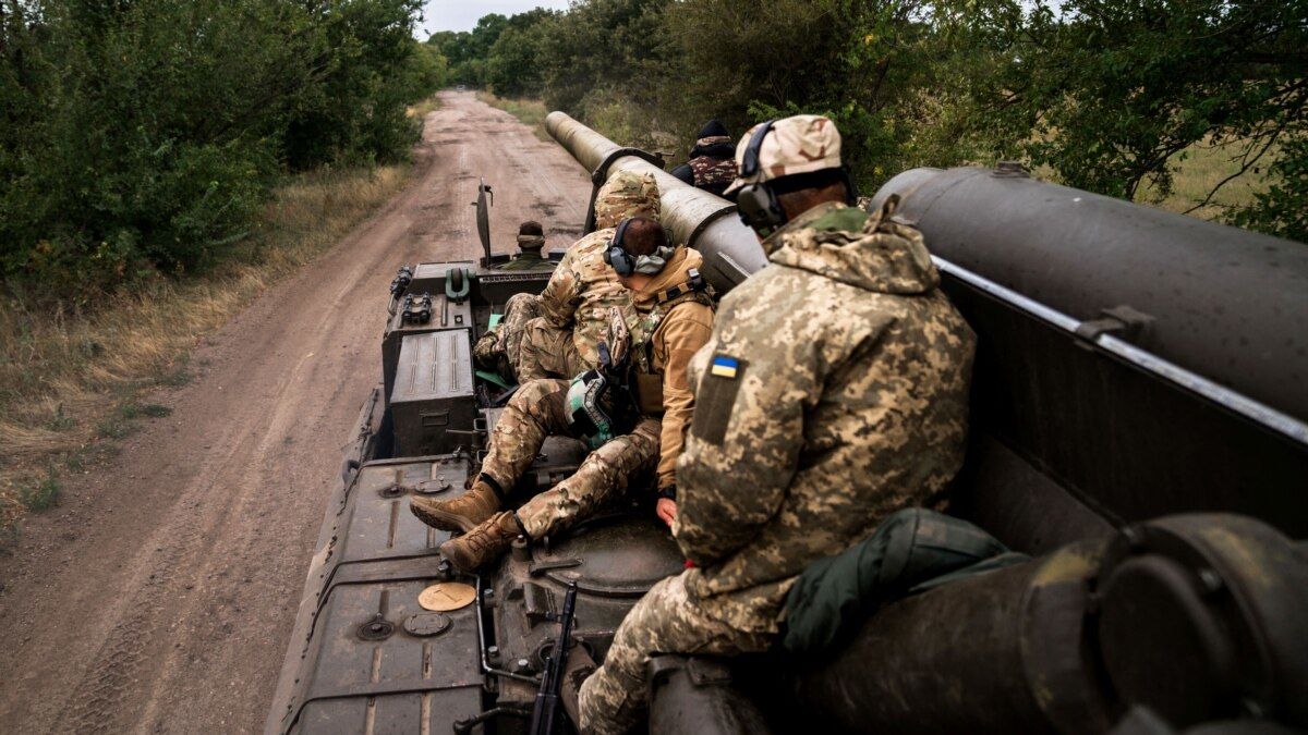 "Будем убегать. Возьмем броники и в Сватово", - оккупант РФ о подготовке к контрнаступлению ВСУ