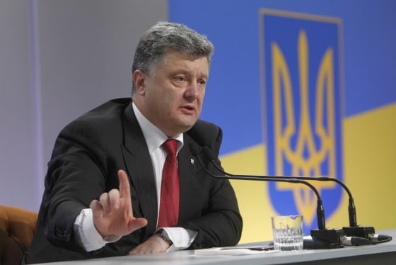 Порошенко: Гривну больше не лихорадит. Украинскую банковскую систему удалось вылечить