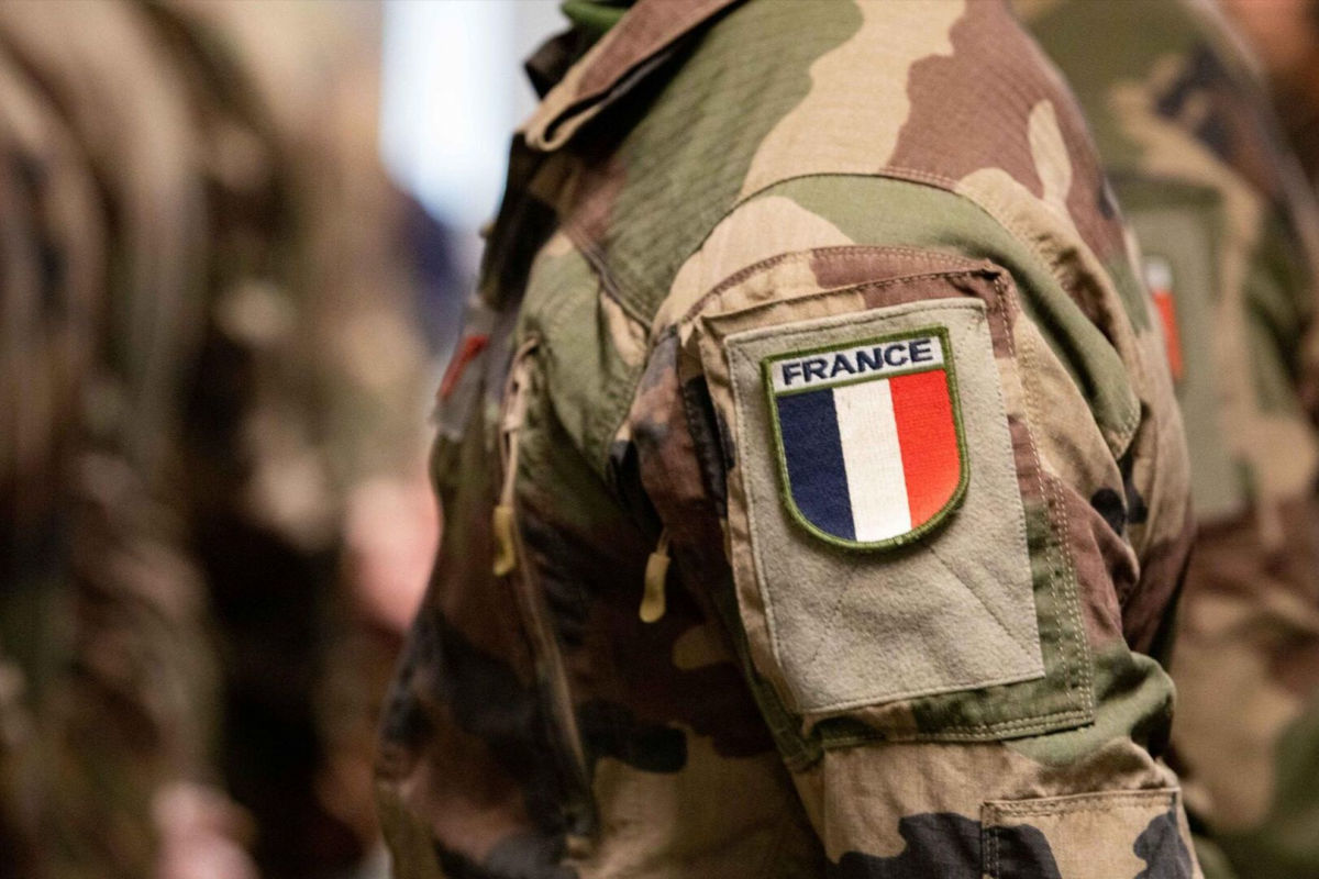 Французские солдаты едут в Украину: Главком ВСУ Сырский подписал необходимые документы