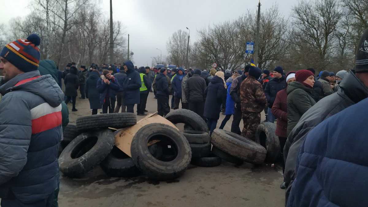 Жители Новых Санжар: "Нам стыдно, но мы не против людей – услышьте нас"