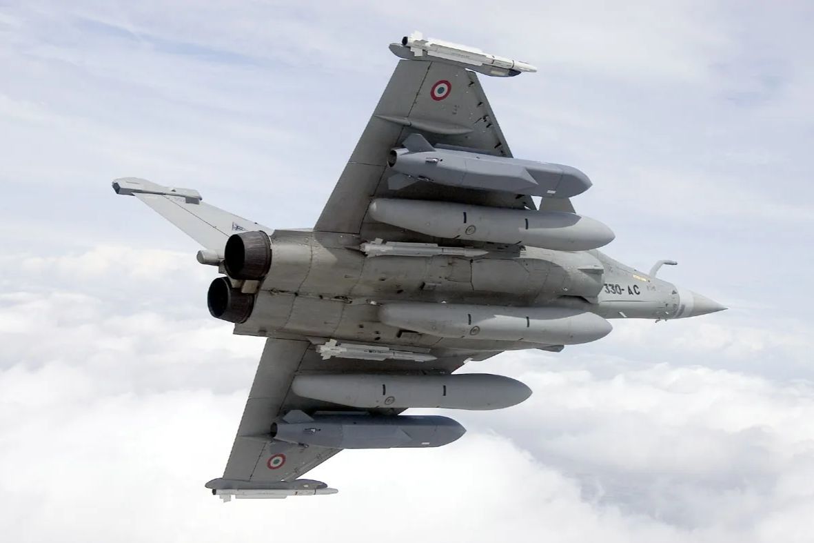 ​ВВС: Макрон дал добро на удары SCALP по военным аэродромам в двух областях России