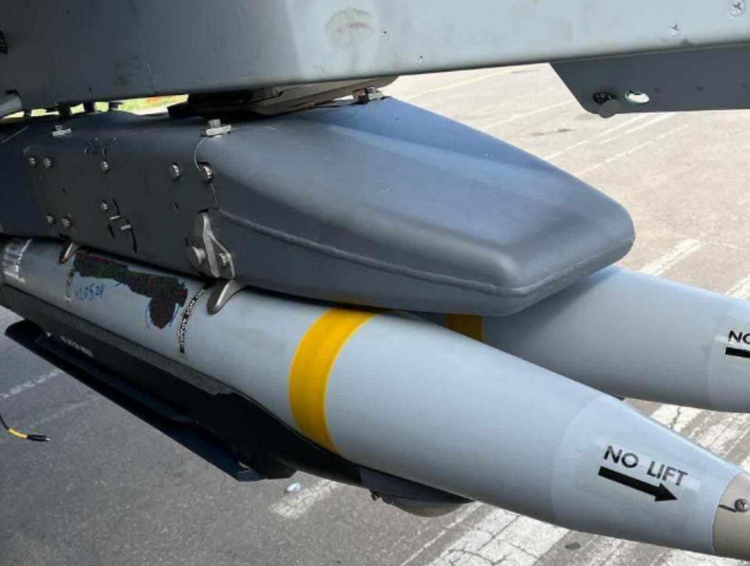 ВСУ вооружили авиацию американскими бомбами GBU-39, пробивающими почти метровую броню 