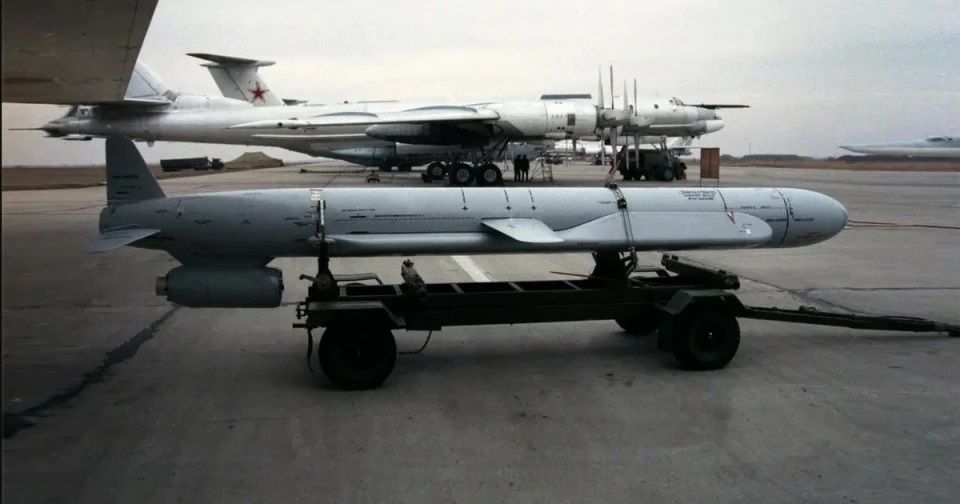 Російська крилата ракета "Х-101" не долетіла до України та звалилася у РФ: з'явилося фото