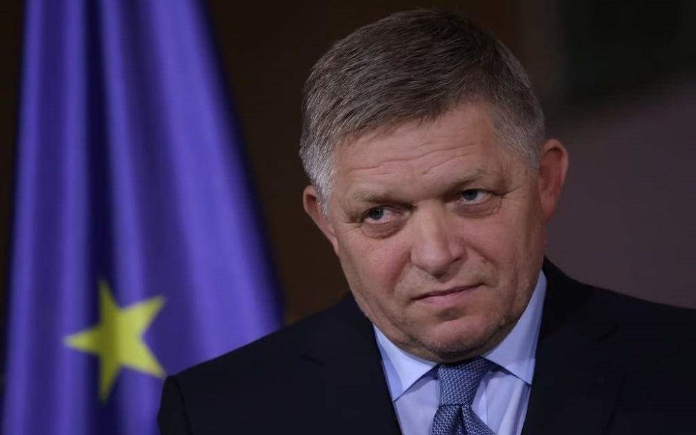 Министр обороны Словакии раскрыл состояние Фицо: "Организм исчерпал резервы"