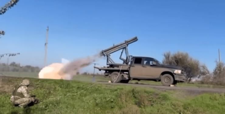 Мобильные "Мини-HIMARS": мастера из Винницы создали украинскую артустановку