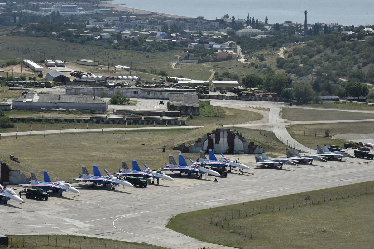 З'явилося підтвердження знищення російських МіГ-31 внаслідок ракетної атаки ЗСУ по аеродрому Бельбек