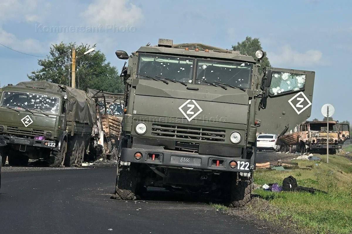 ​"Выпускайте кракенов", - в Сеть попало видео колонны ВС РФ до того, как ее разгромил HIMARS