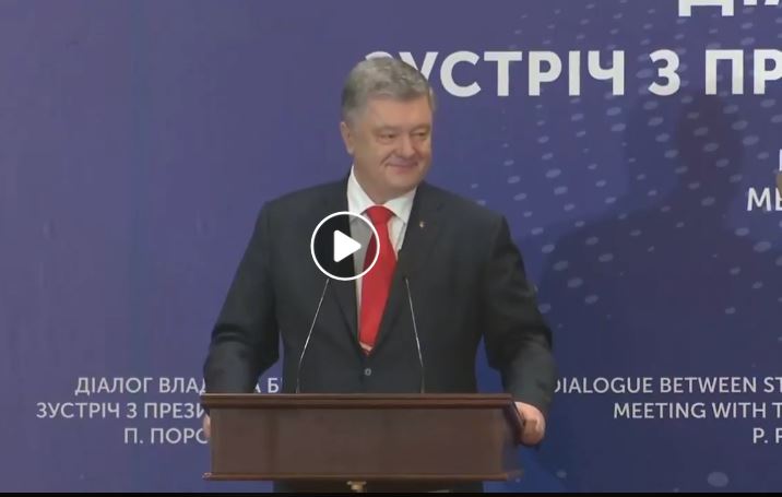 Порошенко даже в юморе лучше Зеленского - шутка президента "взорвала" всю страну