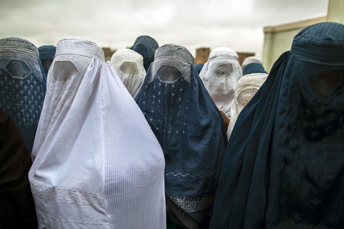 Друзі Путіна повертаються до "скреп": "Талібан" повернув практику забивання камінням жінок в Афганістані