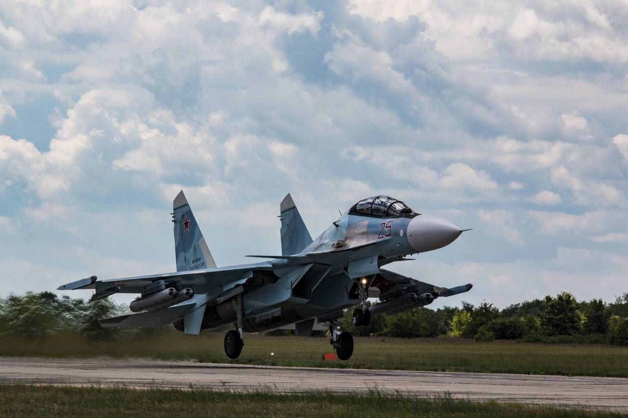 Россияне перед появлением у ВСУ F-16 вооружили Су-30 дальнобойными ракетами "Р-37М"