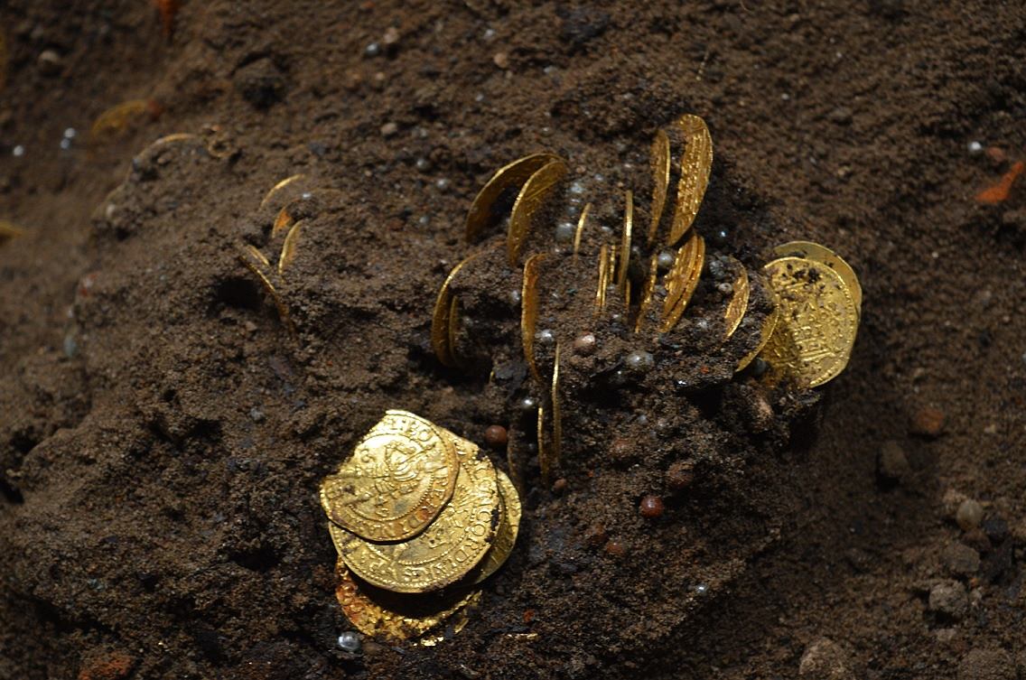 Древние сокровища: в Коринфе обнаружили клад, спрятанный 1500 лет назад, – кадры