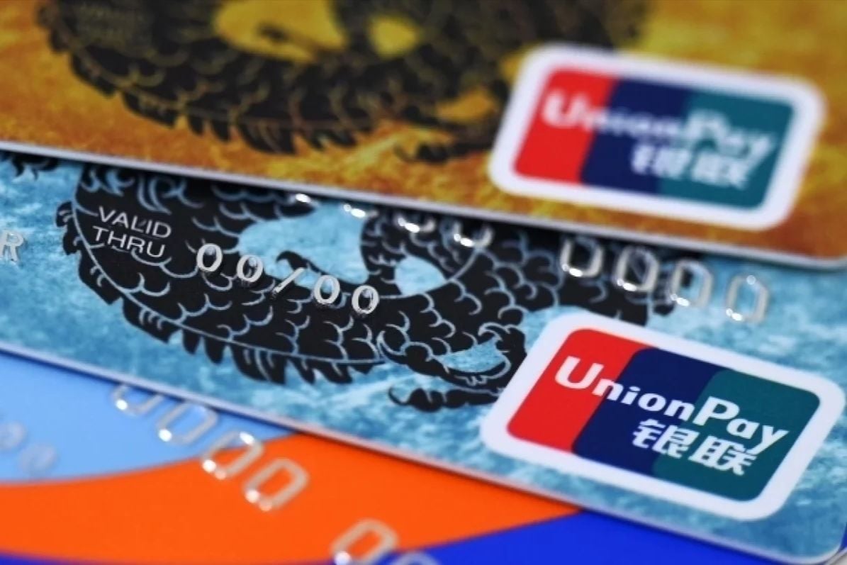 ​Санкции догнали россиян на пляжах: карты UnionPay перестали работать в Турции и ОАЭ