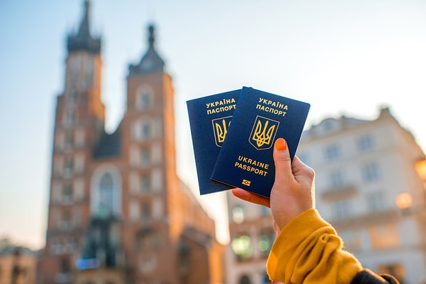 #Безвиз без проблем: первые граждане Украины беспрепятственно пересекли границу с Евросоюзом по биометрическим паспортам - МИД
