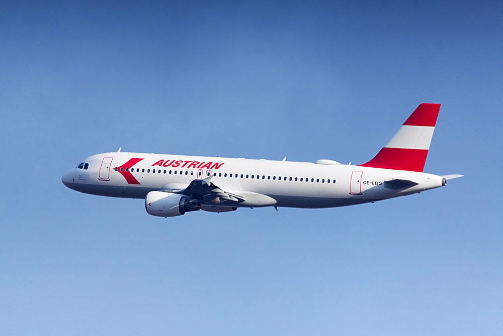 Пассажиры пережили экстремальный полет, когда аномальный град в воздухе серьезно повредил Airbus A320 