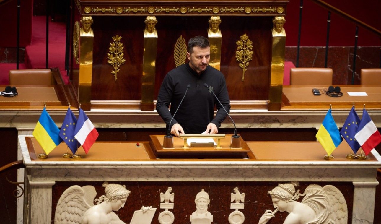 "Никаких линий для зла не существует", - Зеленский в парламенте Франции сравнил Путина с Гитлером