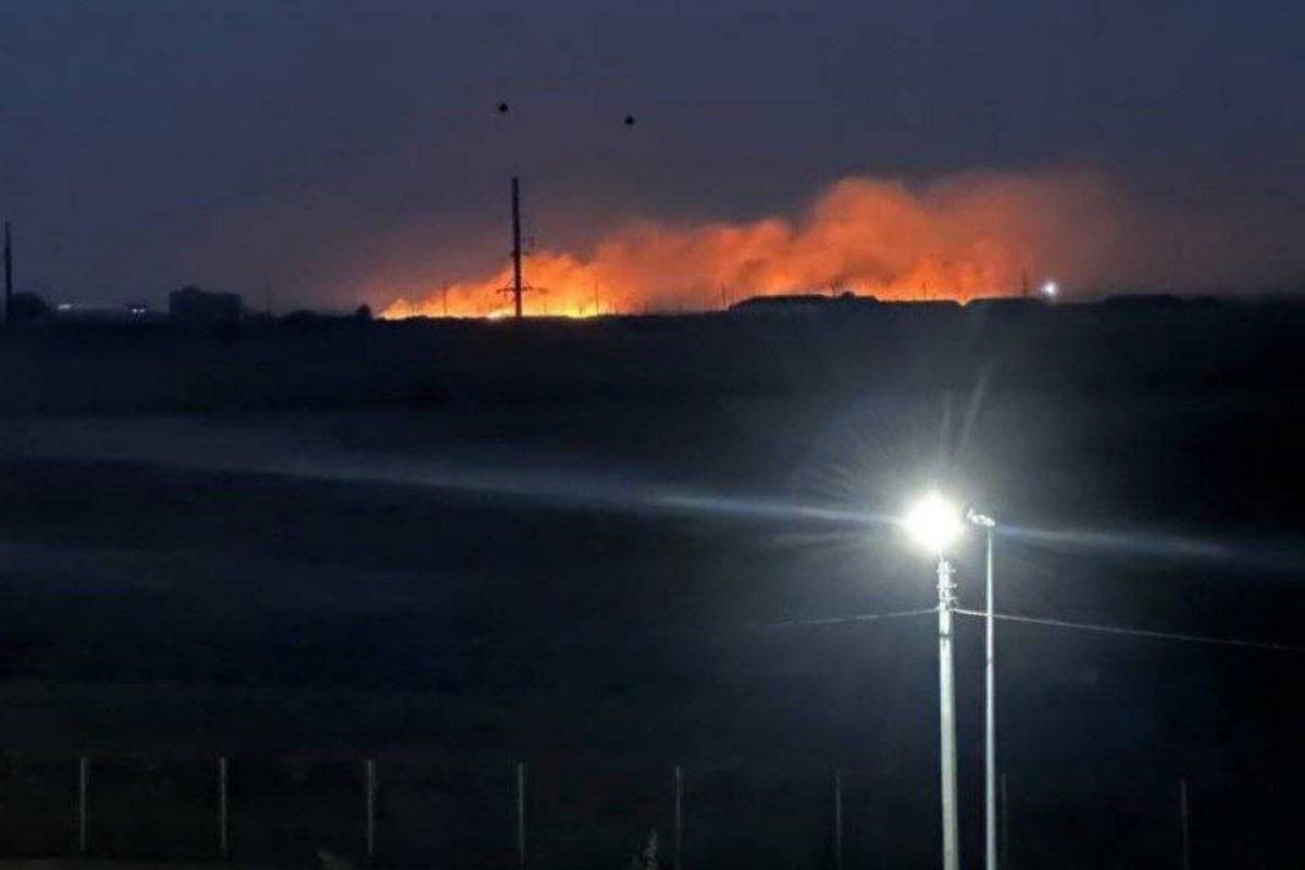 Є контакт: росіяни викладають у Мережу відео вибухів з аеродрому Маринівка