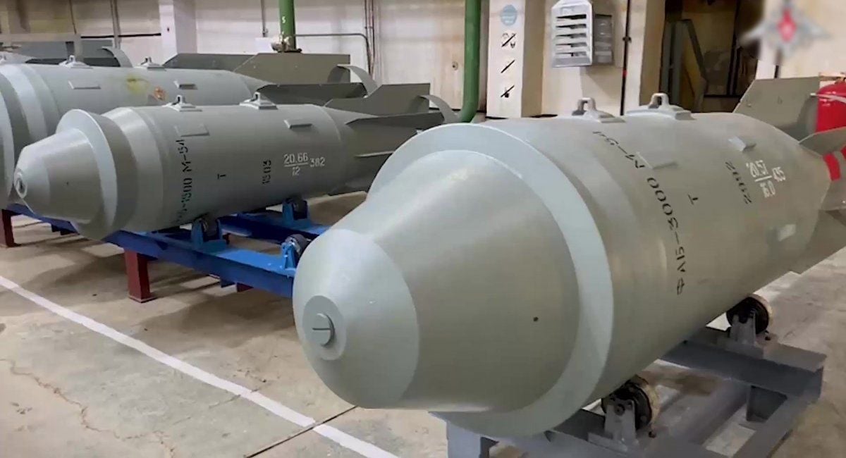 Россияне сбросили на Белгородскую область трехтонную бомбу "ФАБ-3000" – росСМИ