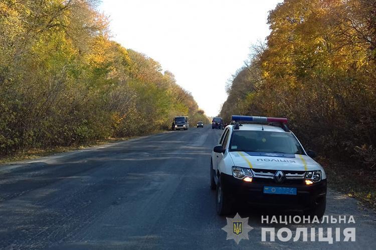 Школьница на Тернопольщине выпала из автобуса, играя в телефон: детали смертельной трагедии