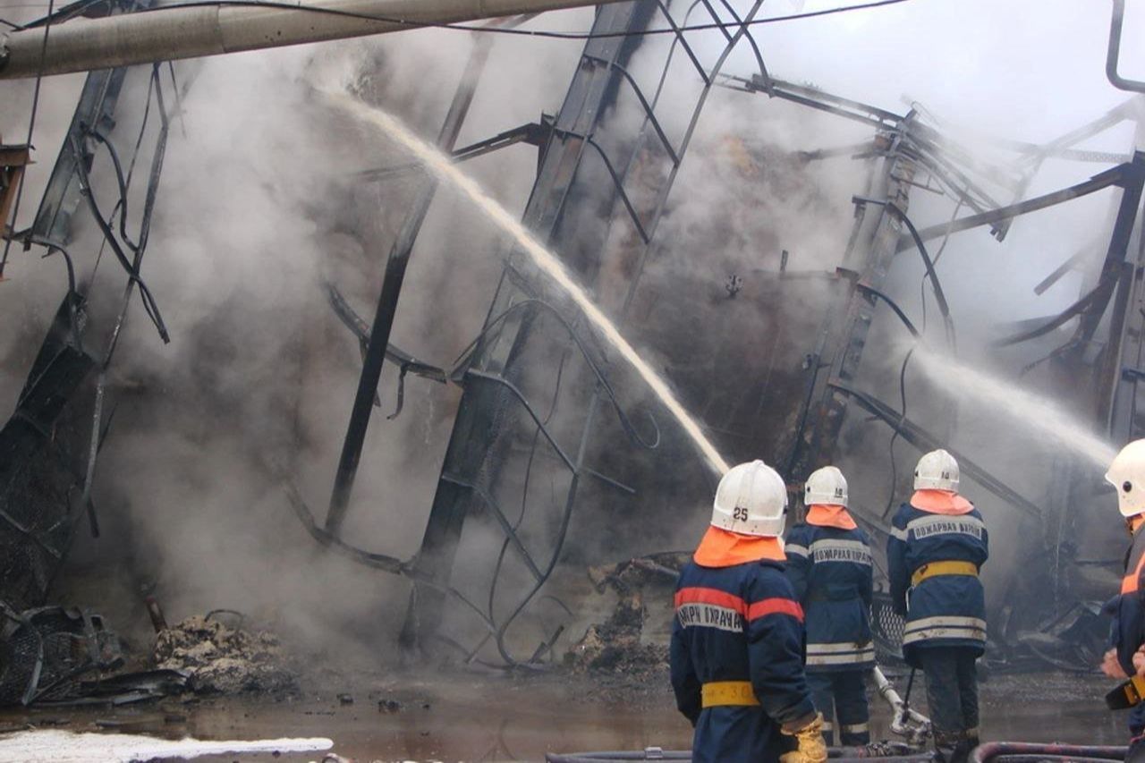 ​НПЗ "Лукойла", попавший под удар БПЛА, серьезно пострадал, сгорела насосная станция - росСМИ