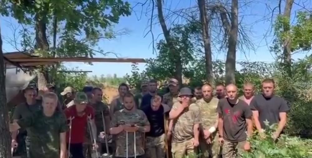 Раненые оккупанты, которых из госпиталей на костылях гонят на штурмы, записали видеообращение к Путину